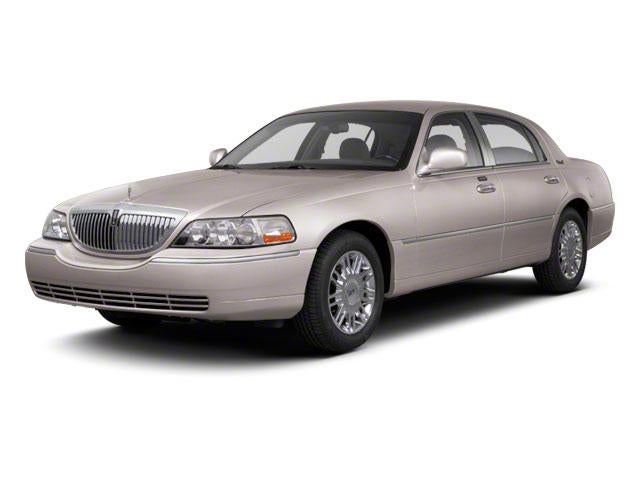 2011 Lincoln Town Car Signature