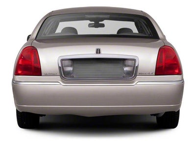 2011 Lincoln Town Car Signature