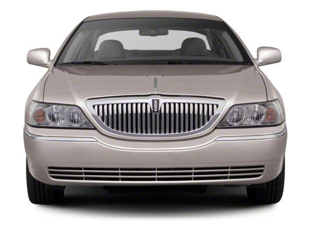2011 Lincoln Town Car Signature