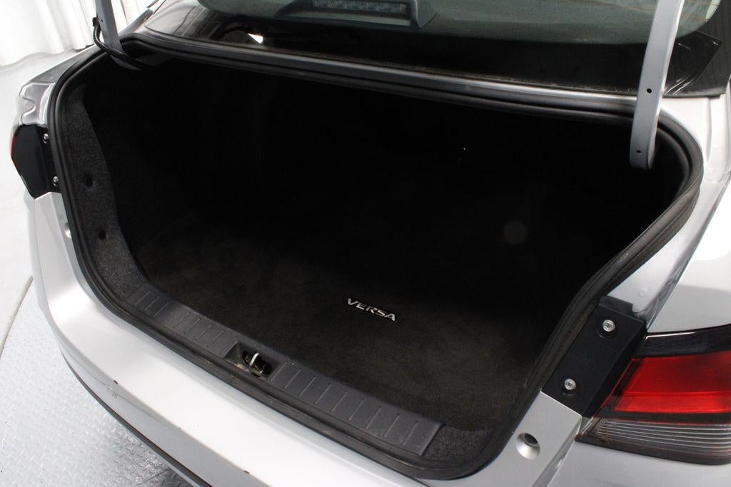 2024 Nissan Versa 1.6 SR
