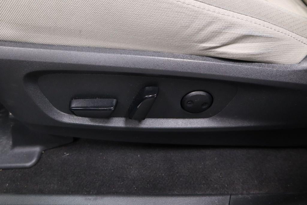 2023 Nissan Pathfinder SV
