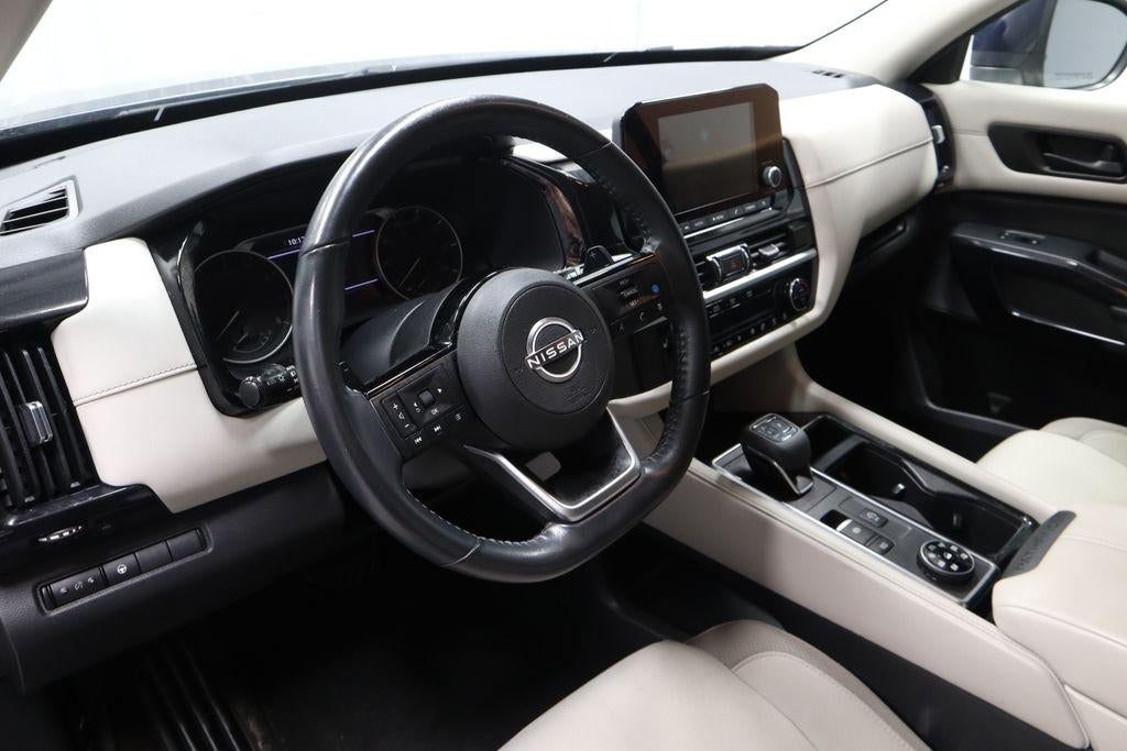 2023 Nissan Pathfinder SV