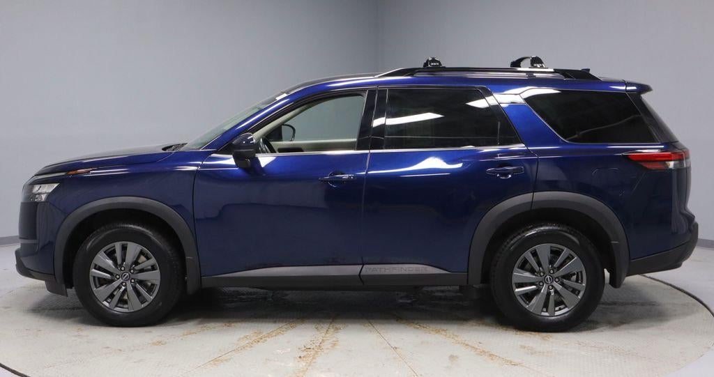 2023 Nissan Pathfinder SV