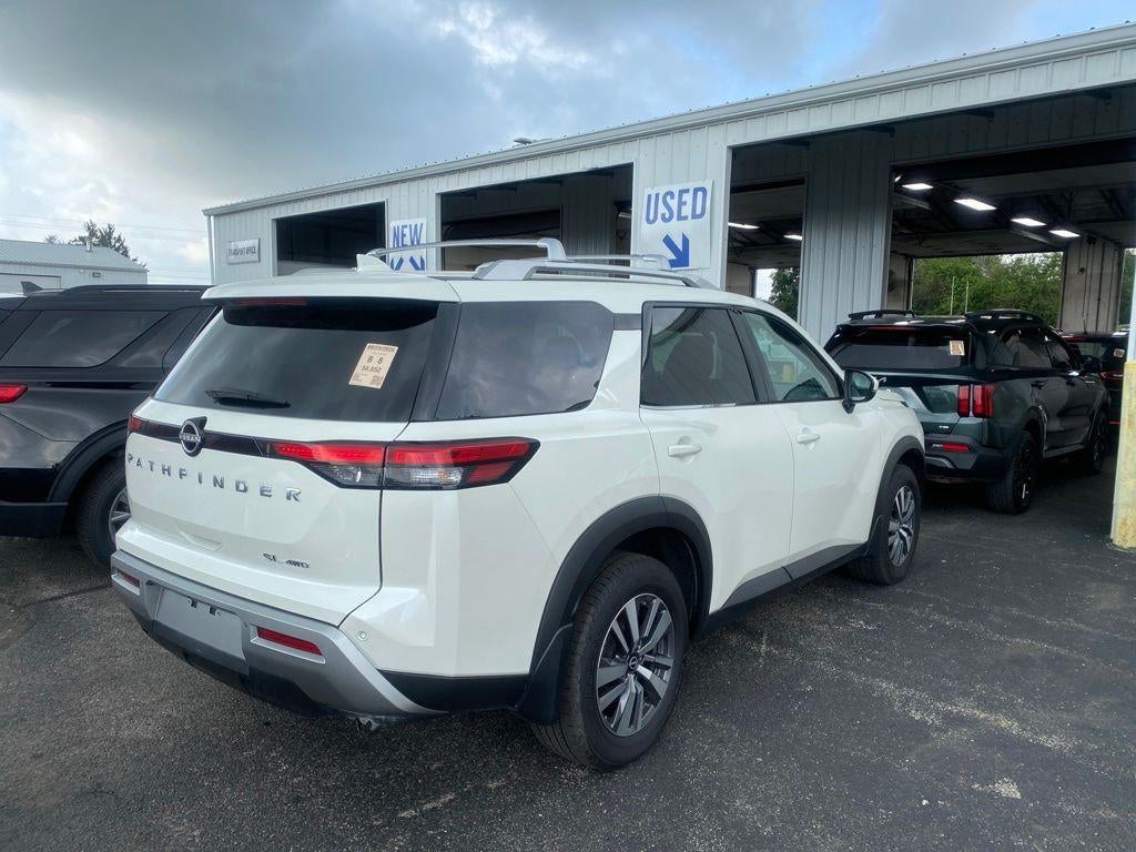 2024 Nissan Pathfinder SL