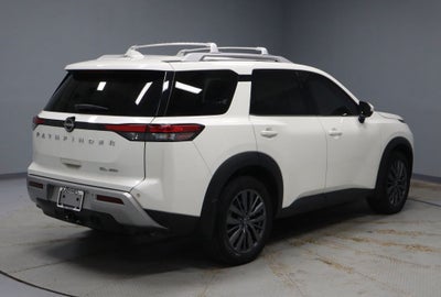 2022 Nissan Pathfinder SL