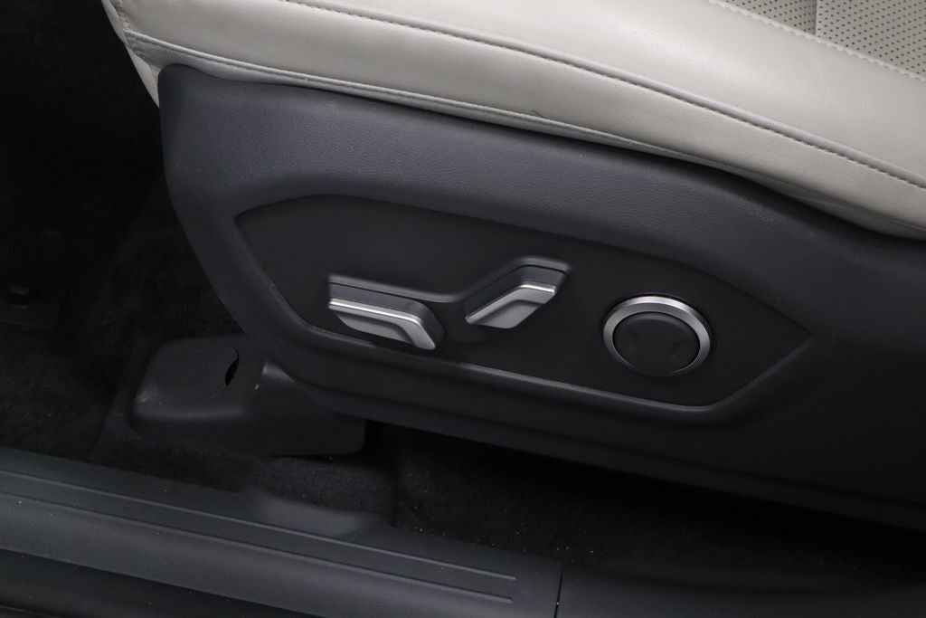 2025 Hyundai SANTA FE HYBRID SEL