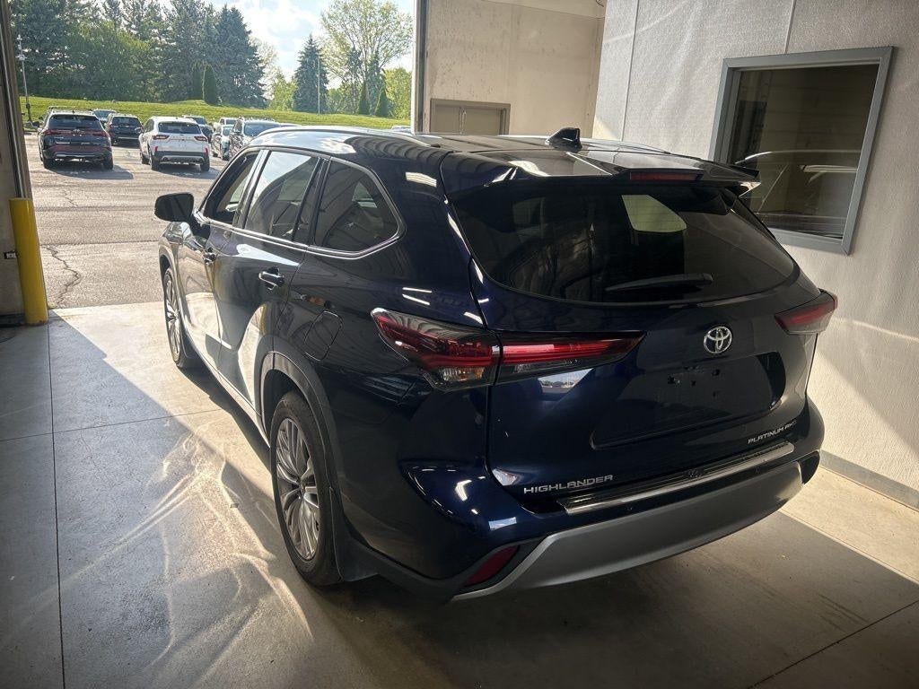 2024 Toyota Highlander Platinum