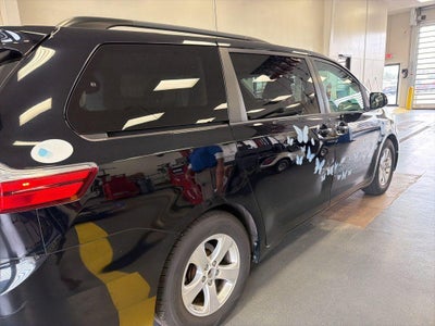 2016 Toyota Sienna LE
