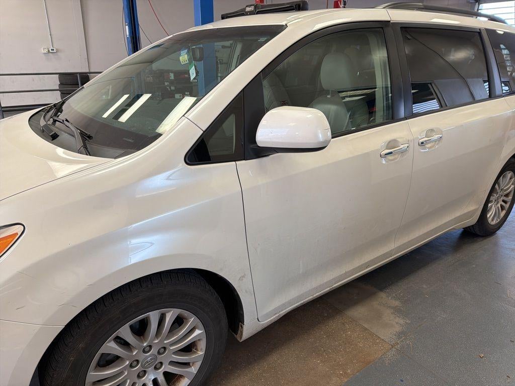 2015 Toyota Sienna XLE