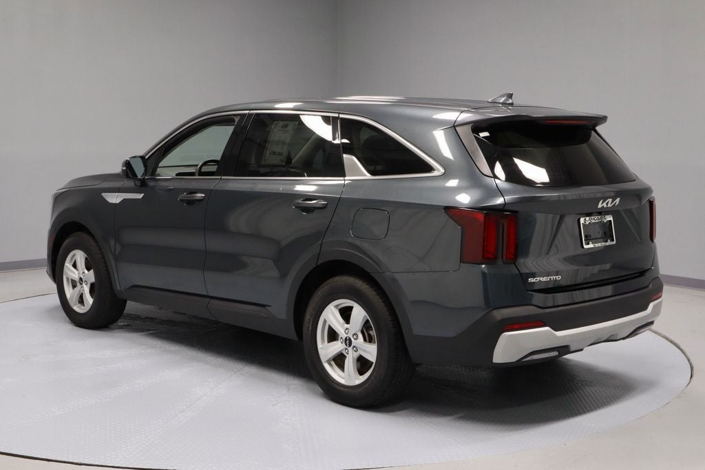 2025 Kia Sorento LX