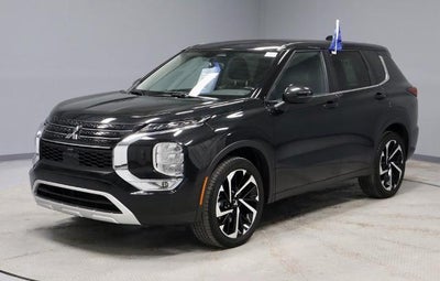 2023 Mitsubishi Outlander SE