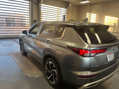 2022 Mitsubishi Outlander SE