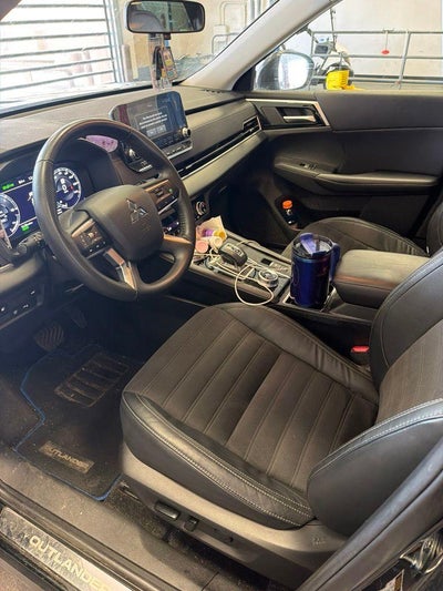 2023 Mitsubishi Outlander PHEV Base