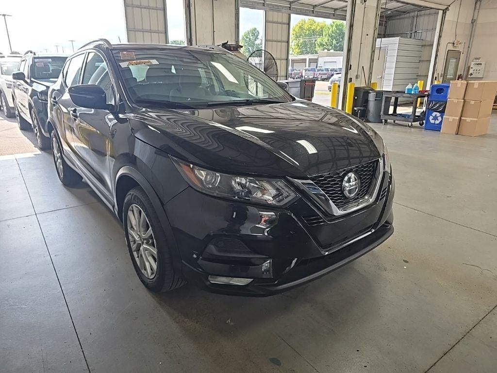 2022 Nissan Rogue Sport SV