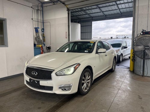 2017 INFINITI Q70 3.7X