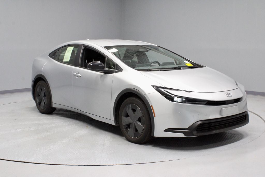 2025 Toyota Prius LE