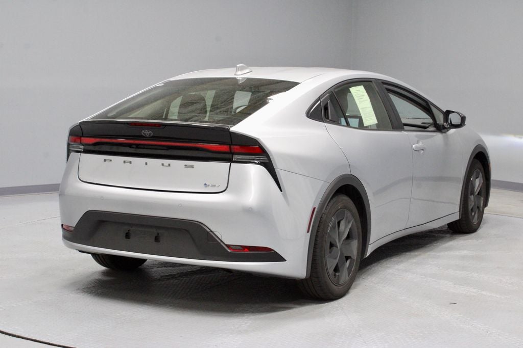 2025 Toyota Prius LE
