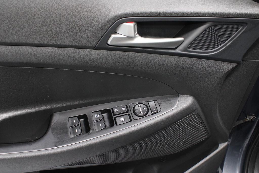 2021 Hyundai TUCSON SE