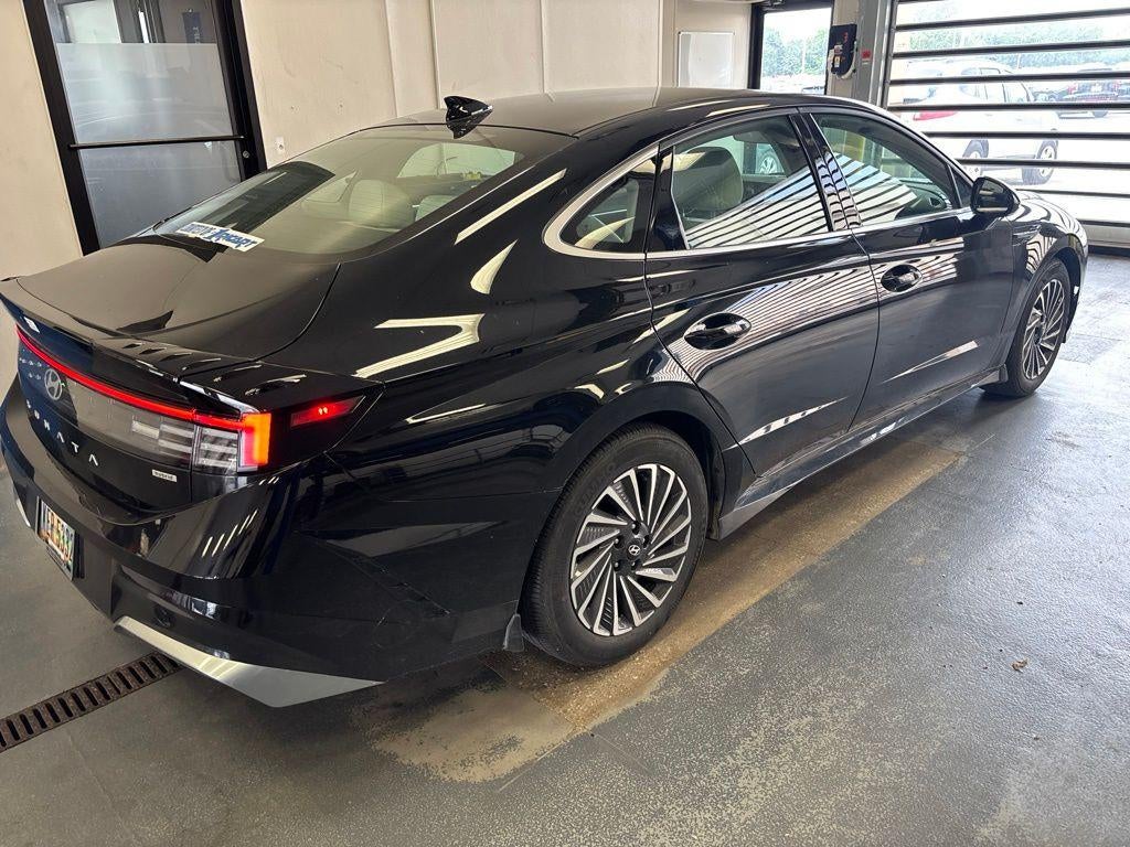 2025 Hyundai SONATA HYBRID SEL