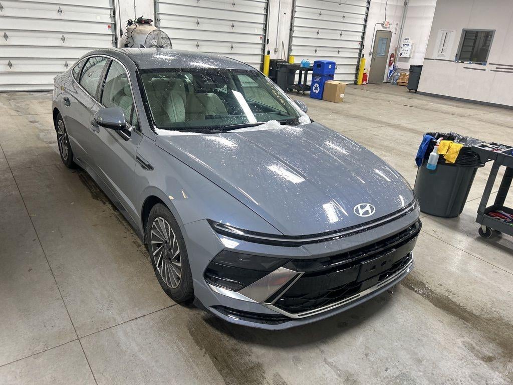 2025 Hyundai SONATA HYBRID SEL
