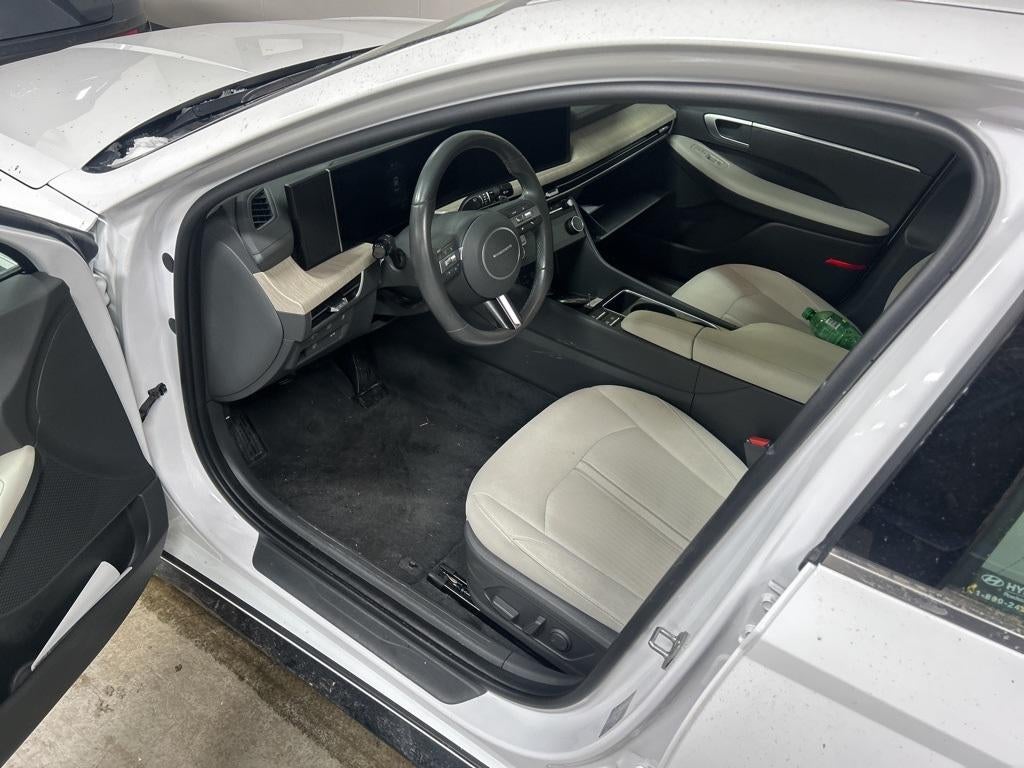 2025 Hyundai SONATA HYBRID SEL