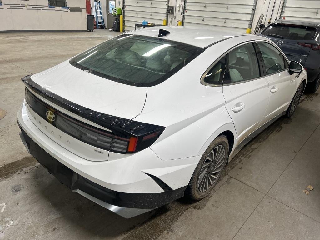 2025 Hyundai SONATA HYBRID SEL