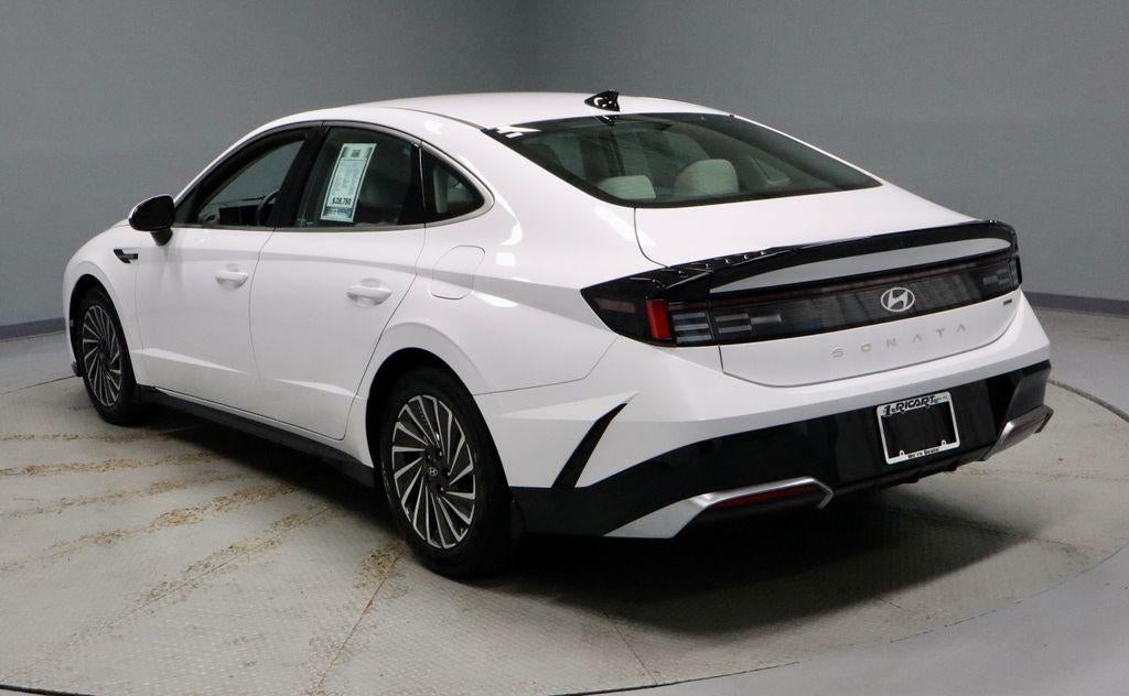 2025 Hyundai SONATA HYBRID SEL