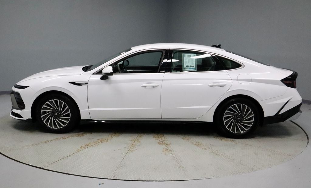 2025 Hyundai SONATA HYBRID SEL