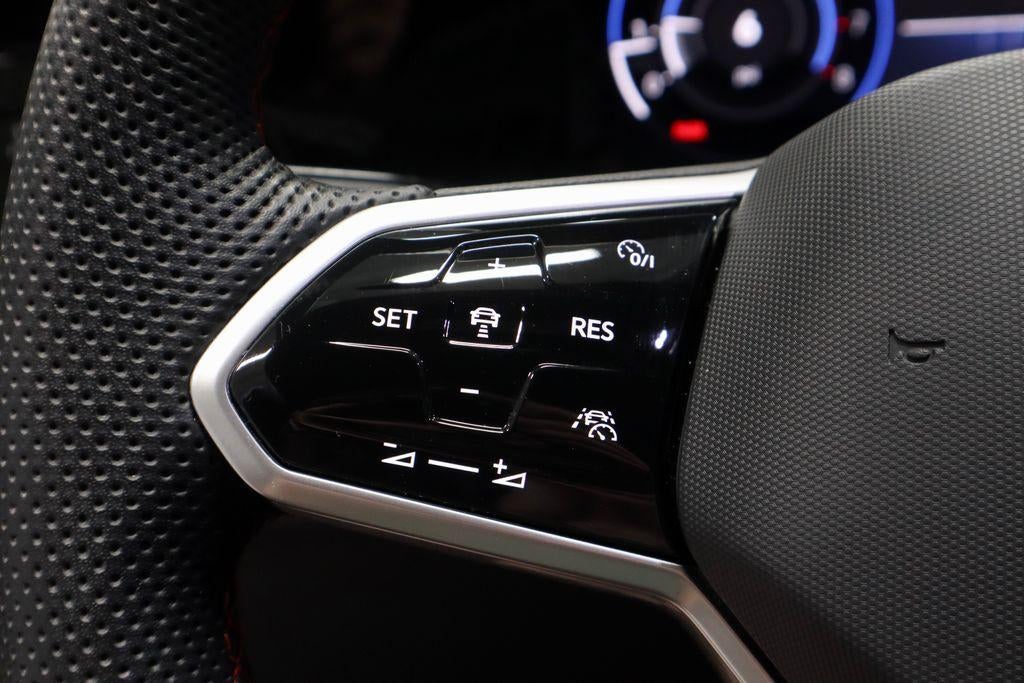 2024 Volkswagen Golf GTI SE
