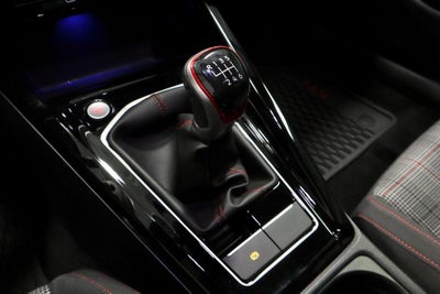 2024 Volkswagen Golf GTI SE