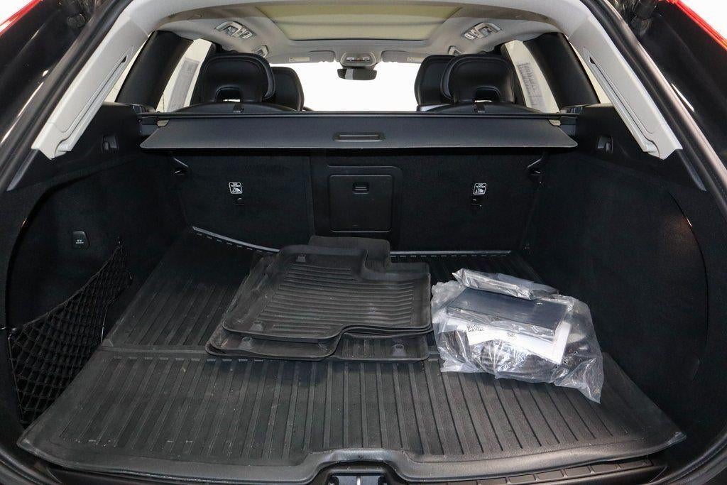 2024 Volvo XC60 Recharge Plug-In Hybrid T8 Plus Dark Theme